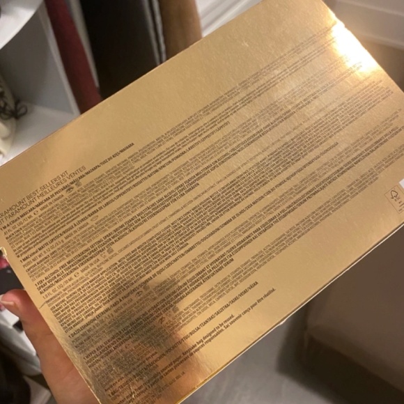 MAC Cosmetics Paramount Best-Sellers Kit - 6 Piece w/ Pouch - Picture 3 of 12